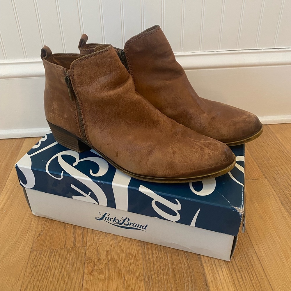 Women’s Lucky bootie brown size 11